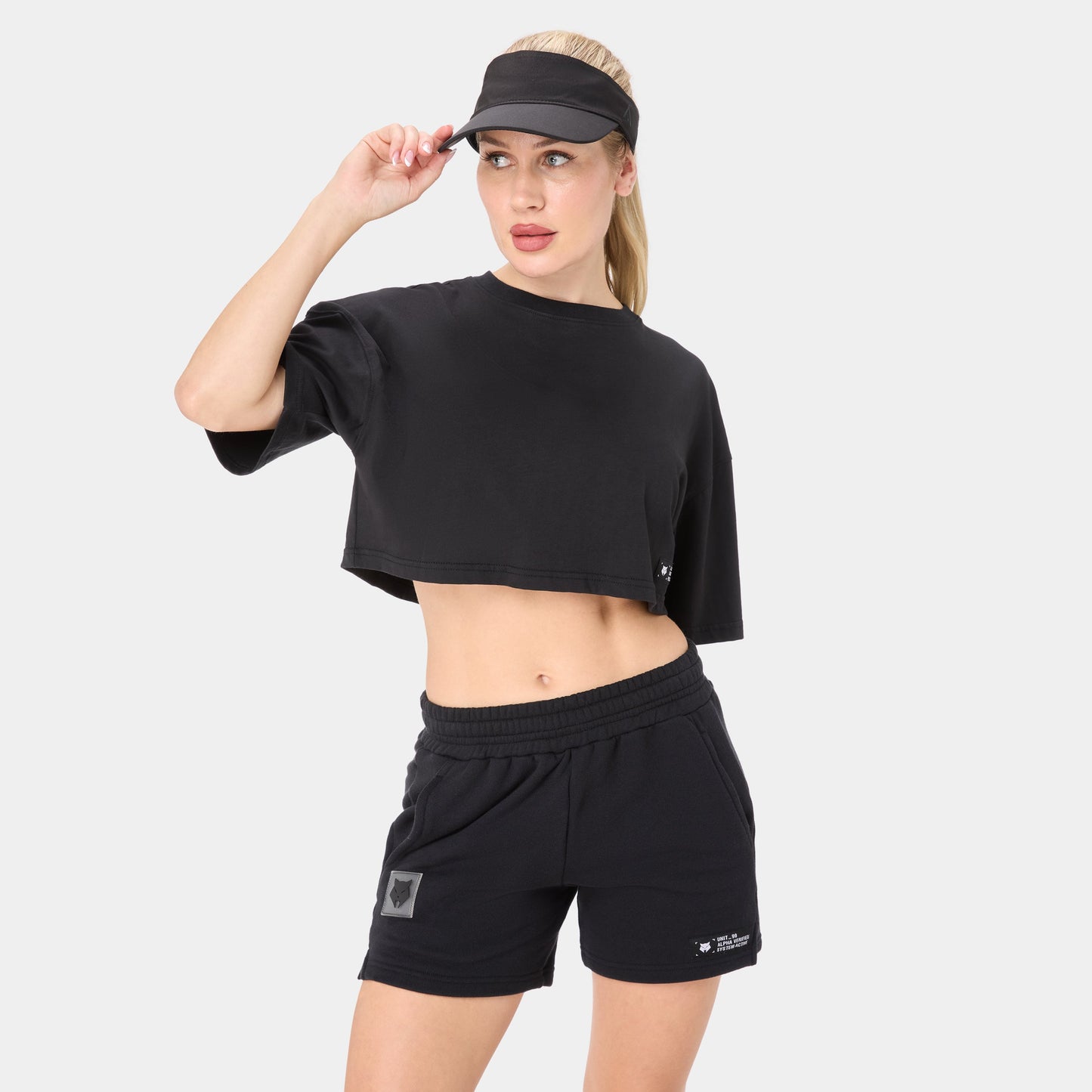 ALPHAFEM.08 CROP TOP — WAR BLACK