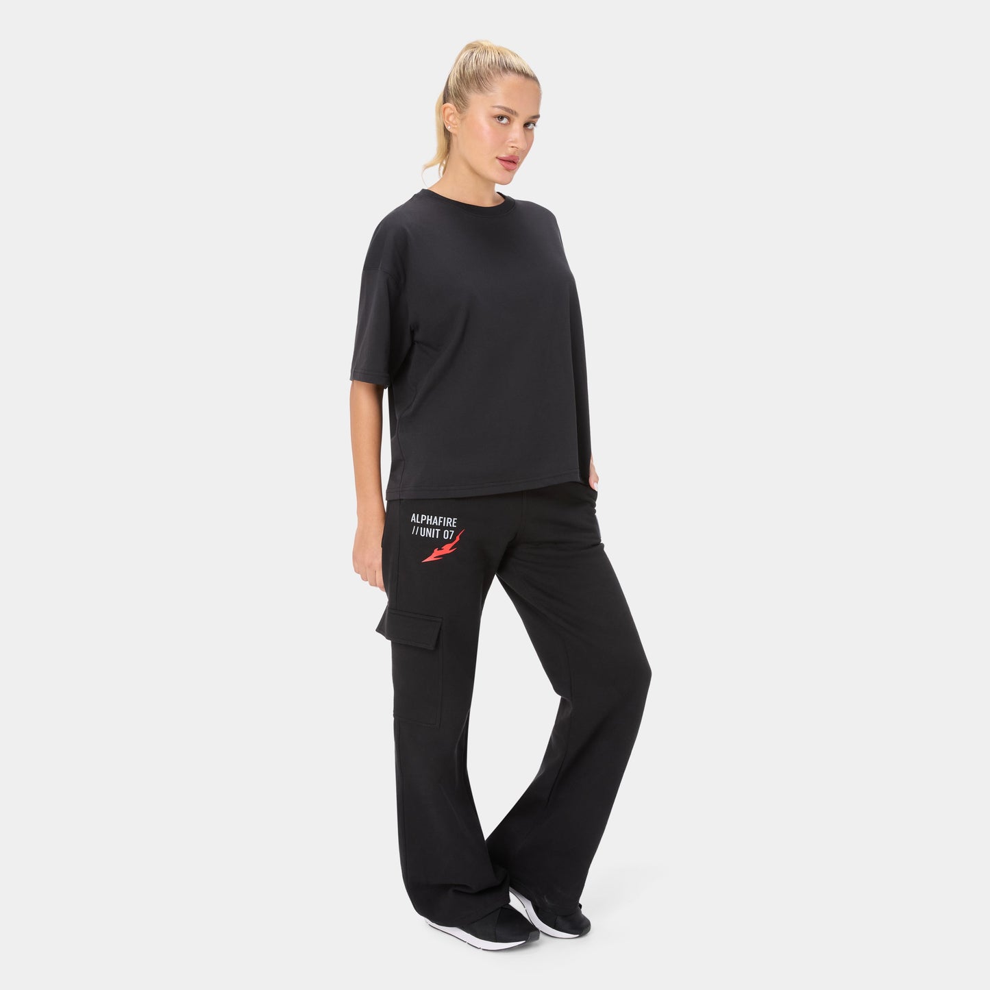 SHEWOLF_09 OVERSIZED TEE — WAR BLACK