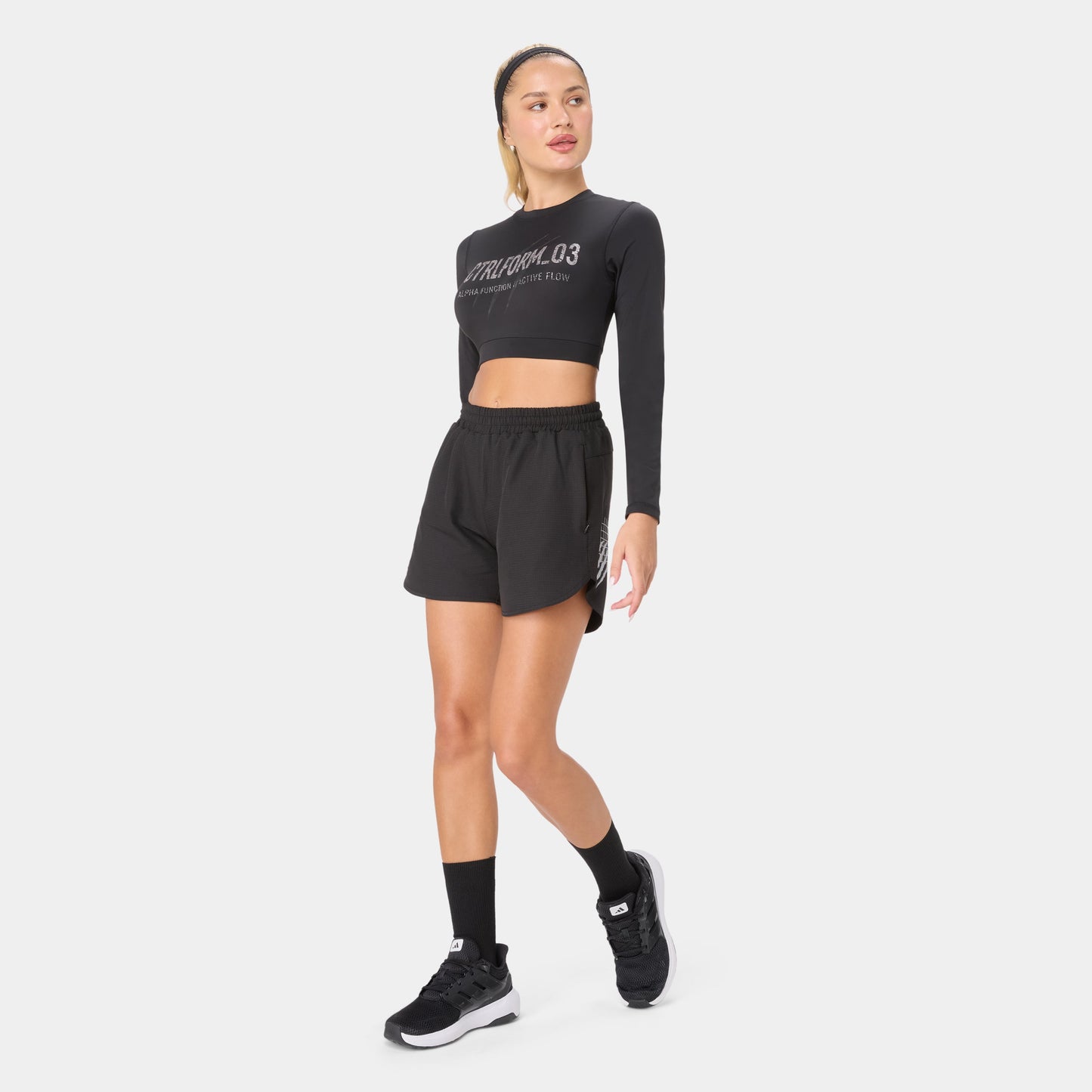 CTRLFORM_03 CROP TOP — WAR BLACK