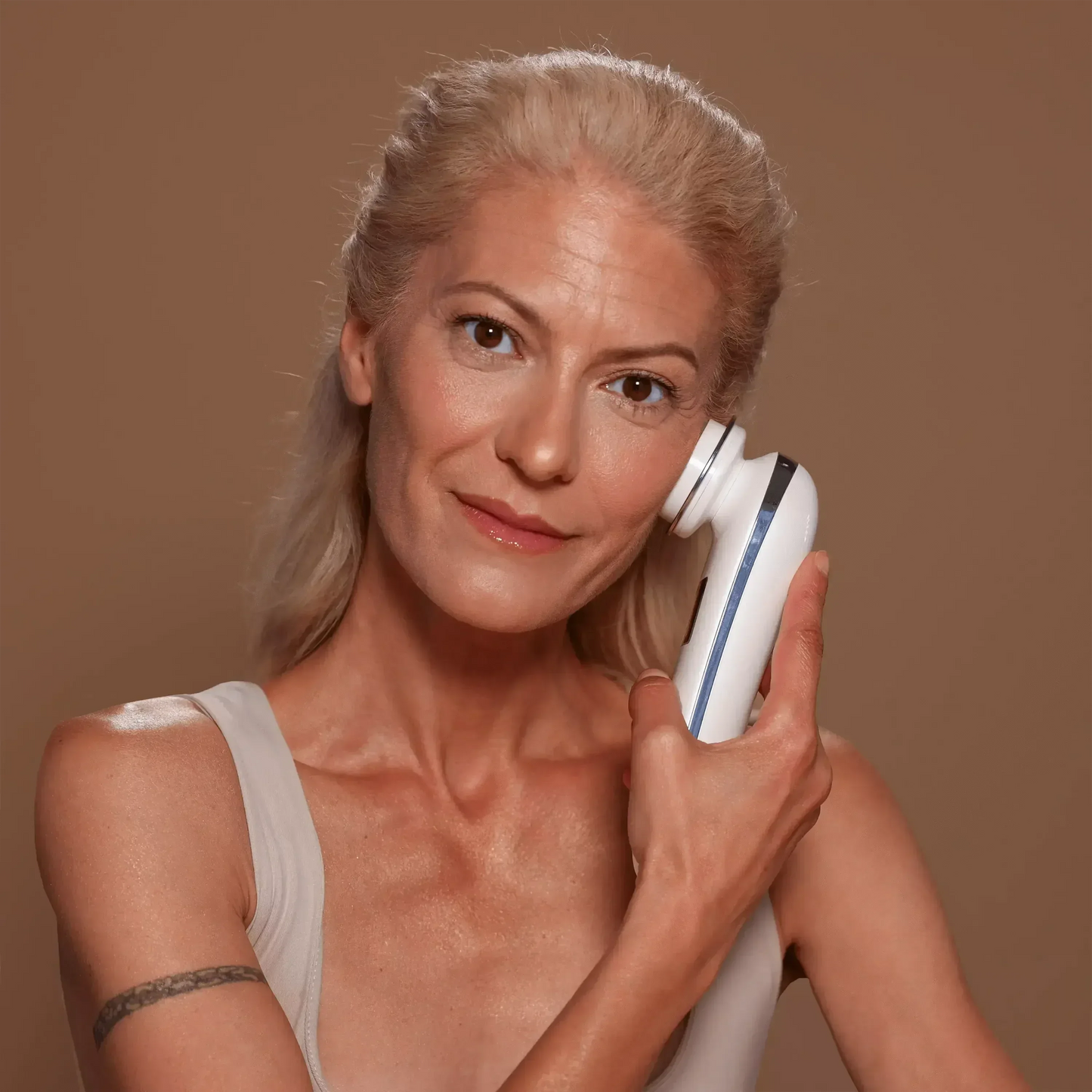 EvenSkyn® Lumo⁺: Premium Anti-Aging & Skin Tightening Handset (2026)