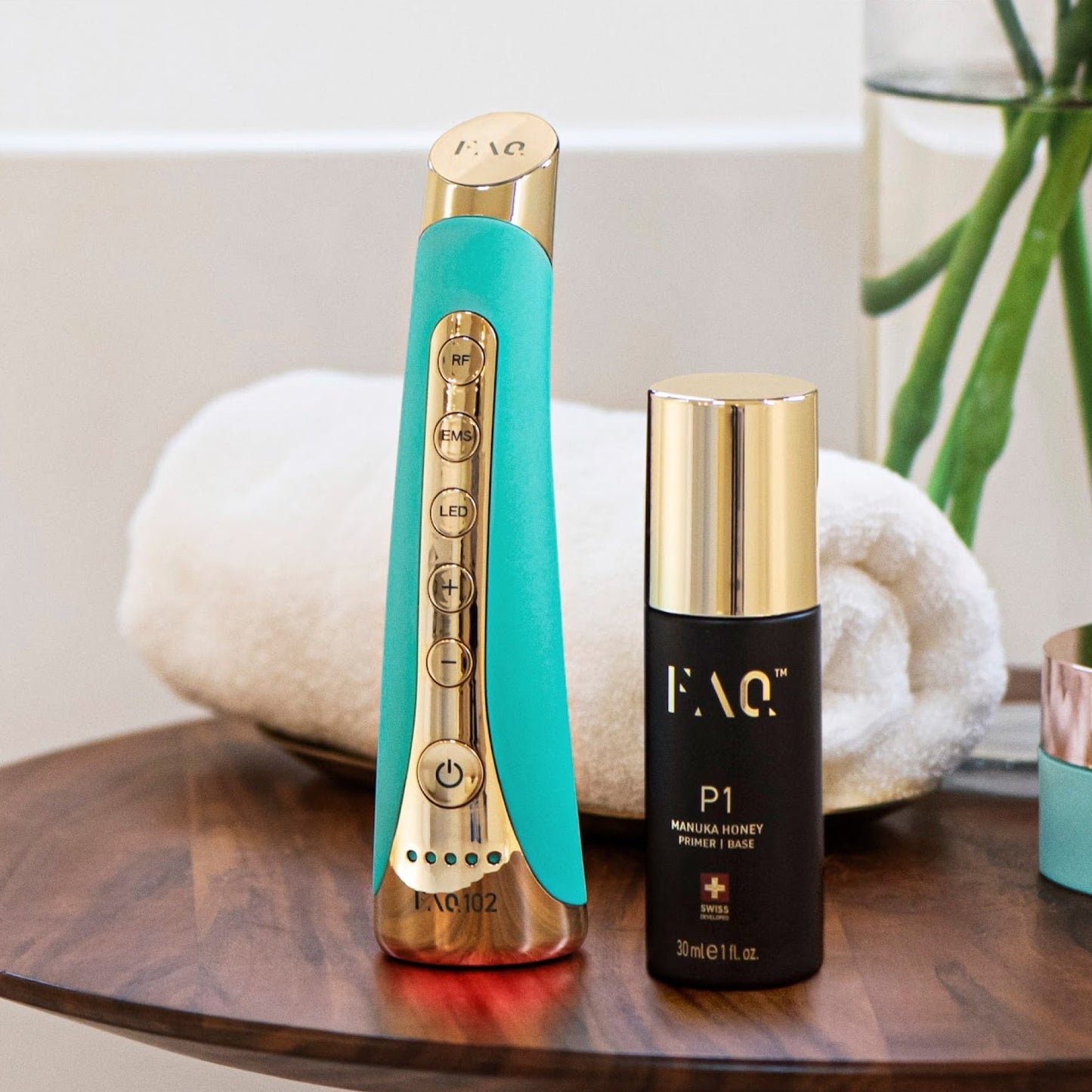 FOREO FAQ™102 RF Radio Frequency EMS & LED Device Topaz