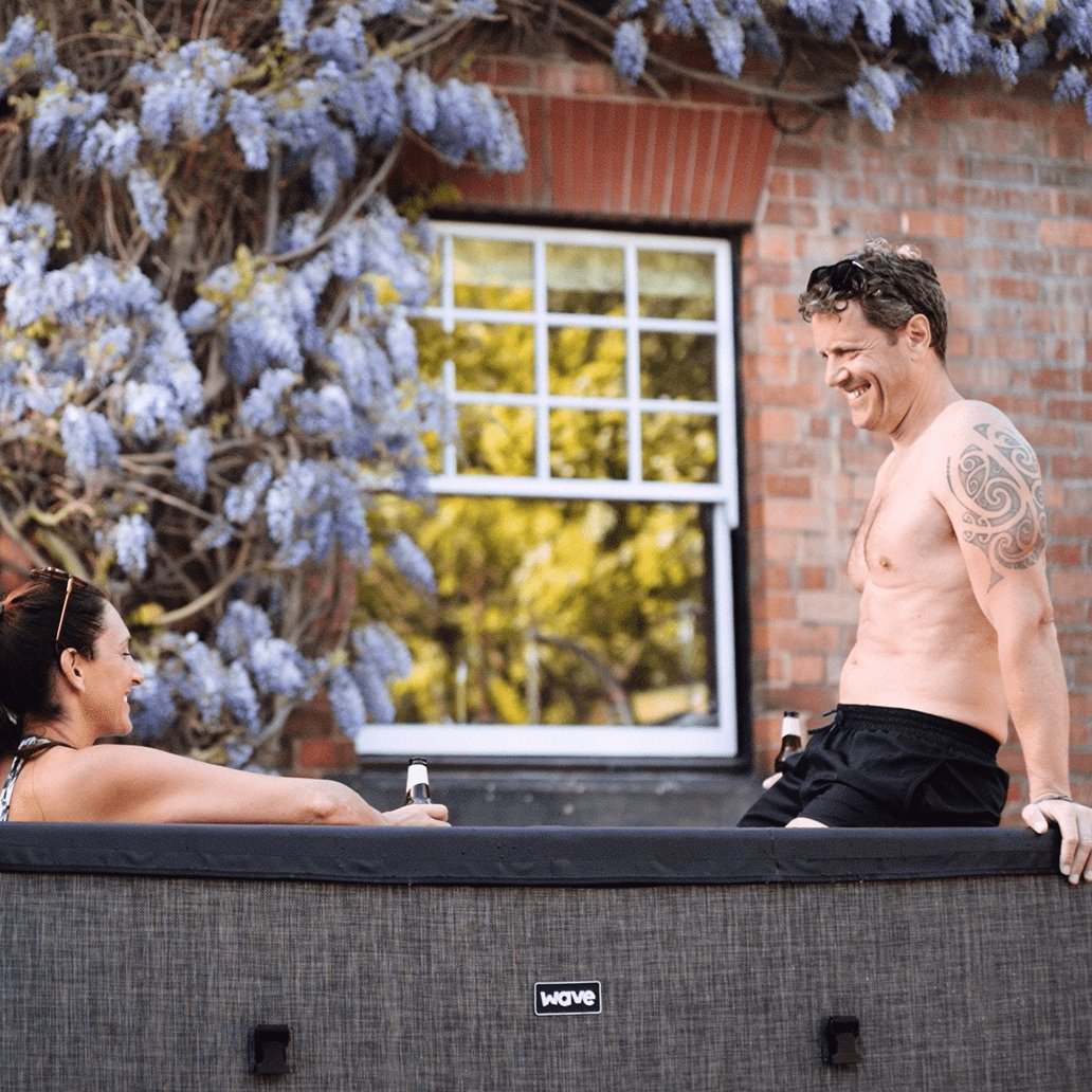 Wave | Garda | 4/6-Person Eco Foam Hot Tub | Square | Built-In Integrated Heater