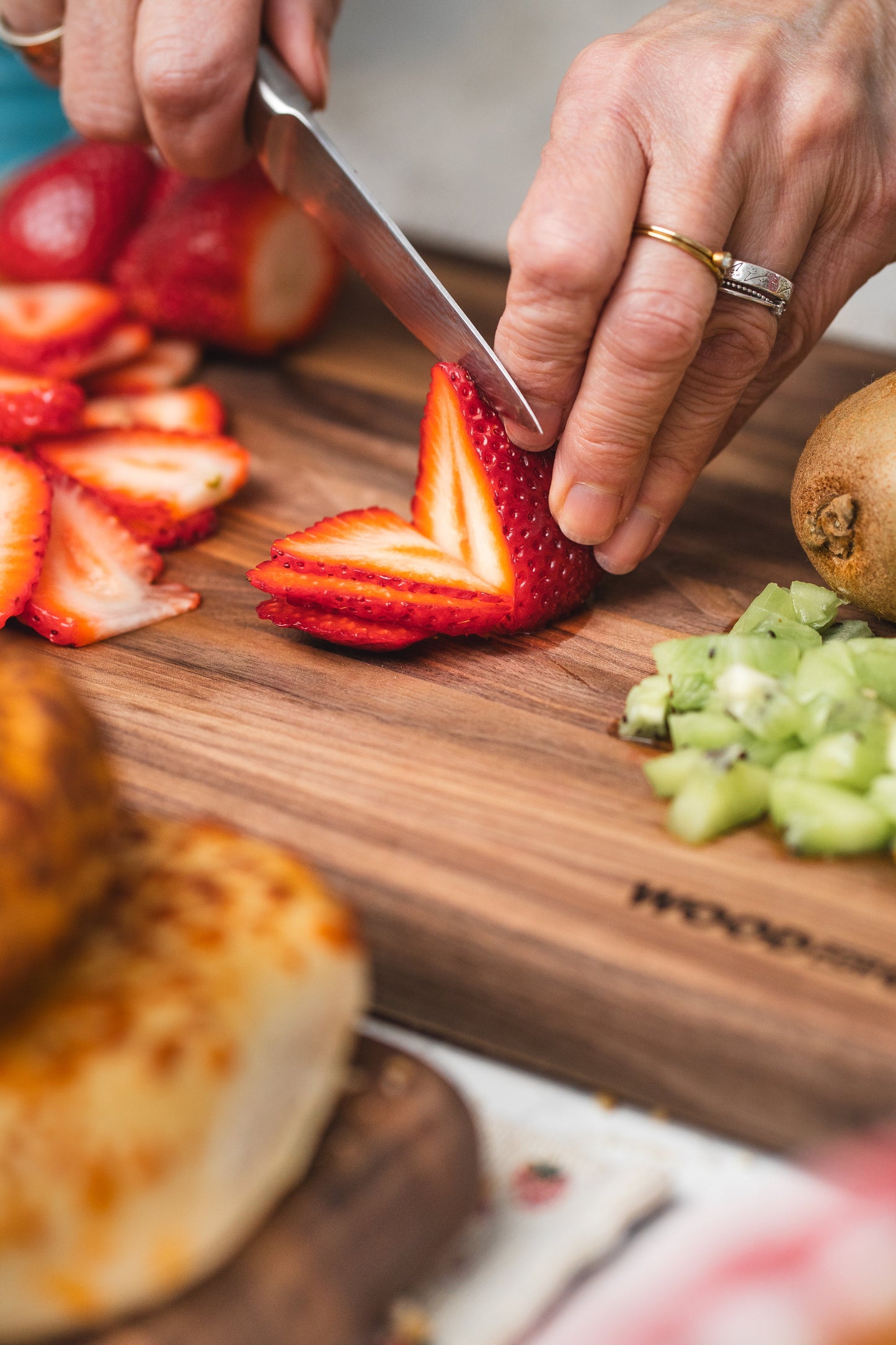 Mizu Cutting Board