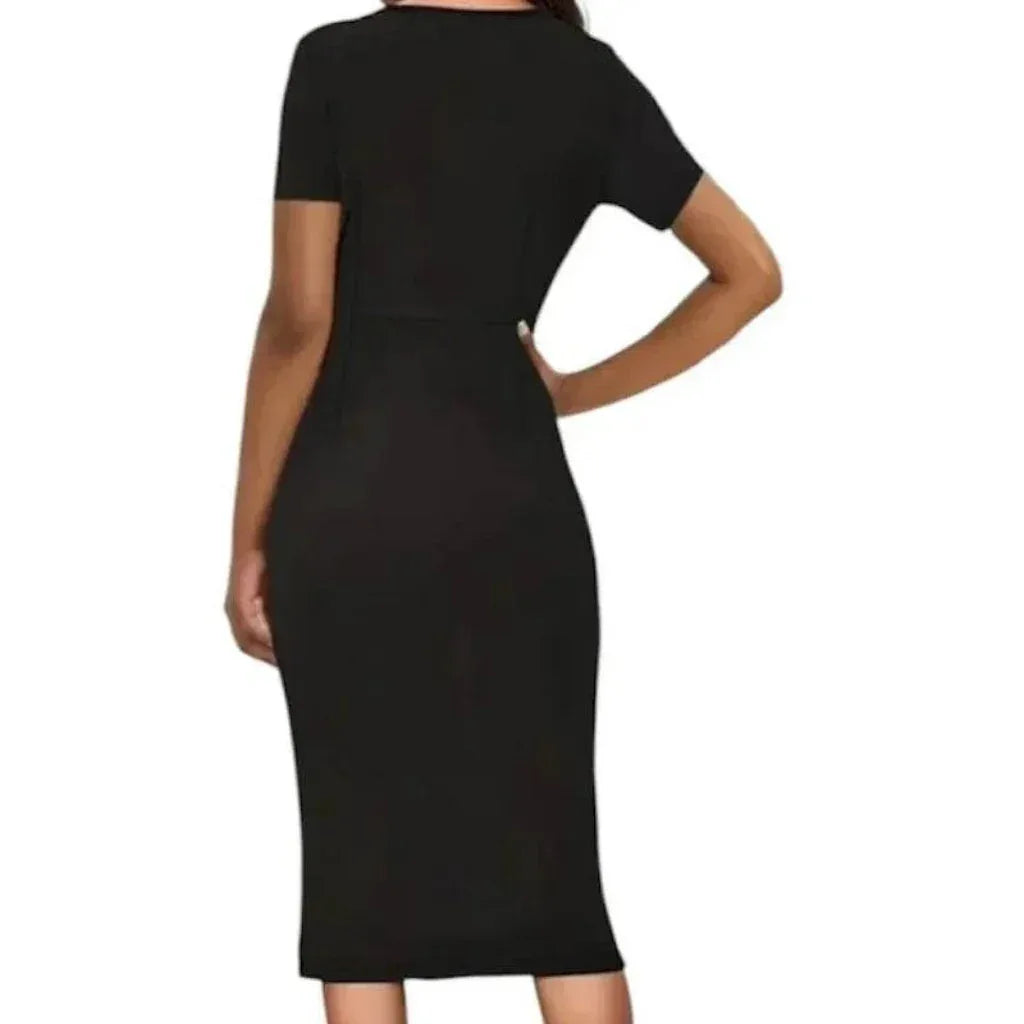 Robe noire cintrée
