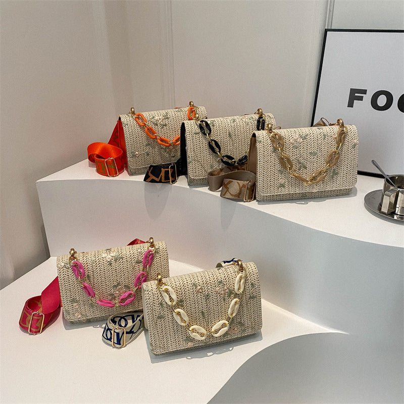 Women's Straw Small Square Crossbody Bag with Acrylic Chain