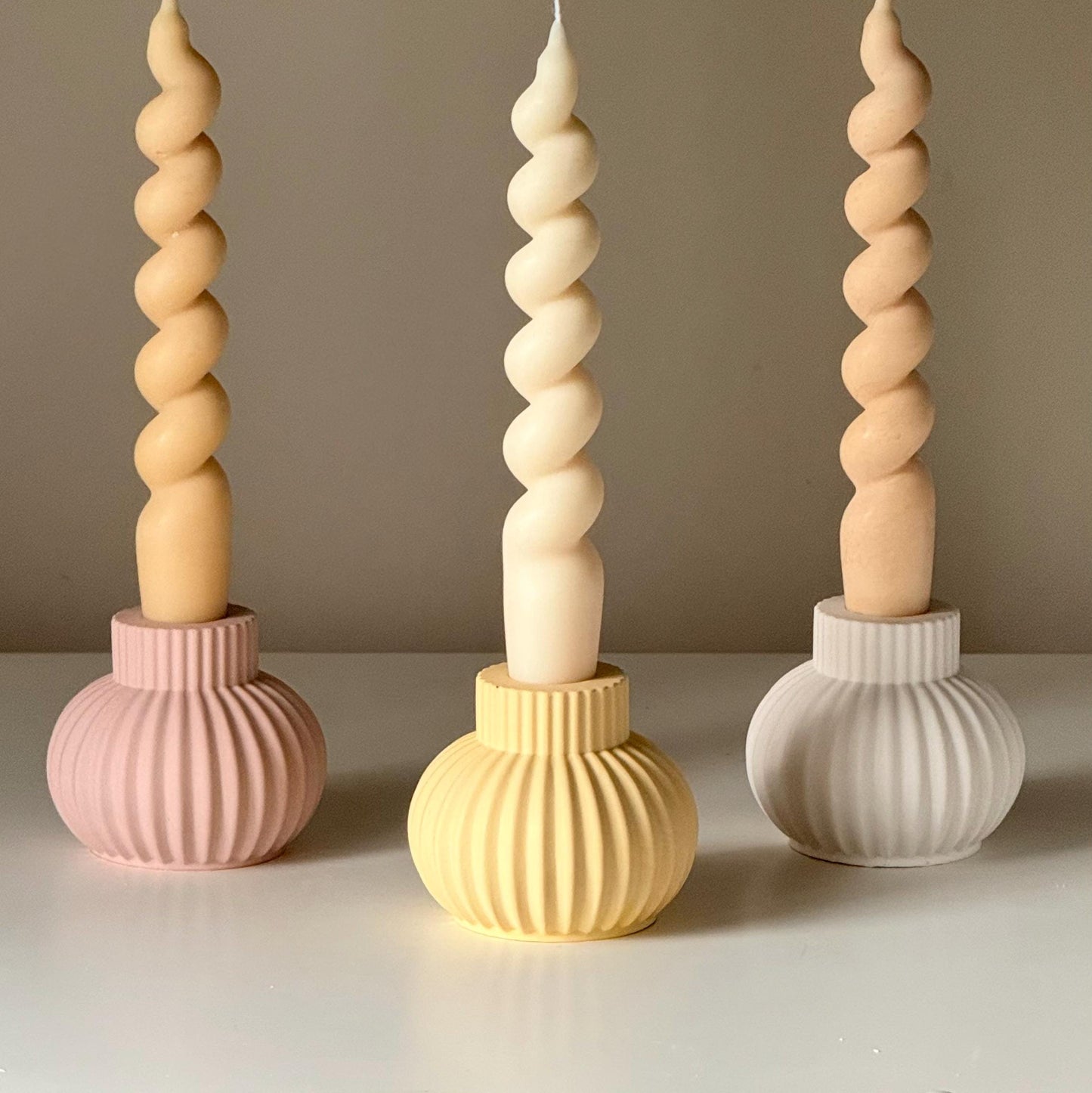 Ribbed Jesmonite Candlestick Holder: Minimalist Table Decor