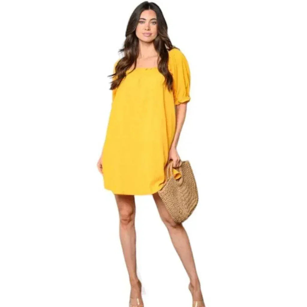 Robe courte col carré