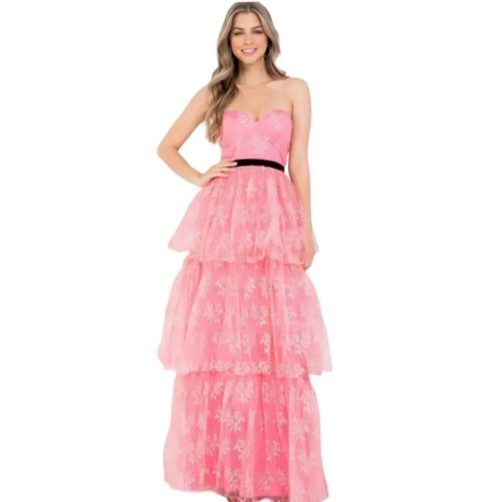 Robe dentelle ceinture noire